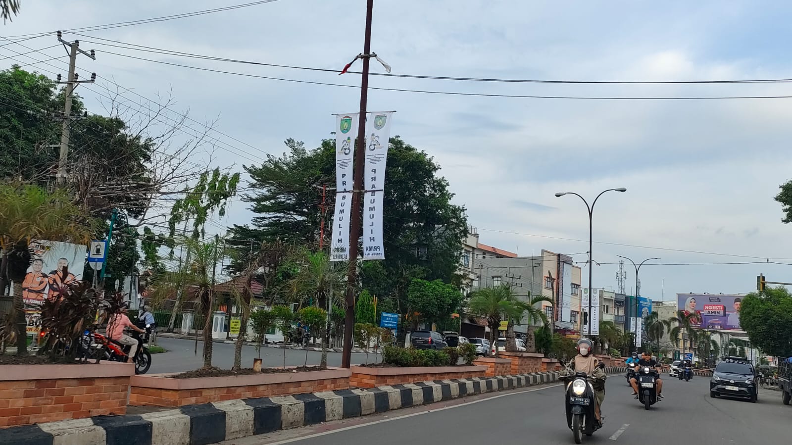 Wujudkan Semangat HUT Prabumulih, Pj Wako Ajak Masyarakat Pasang Umbul-Umbul