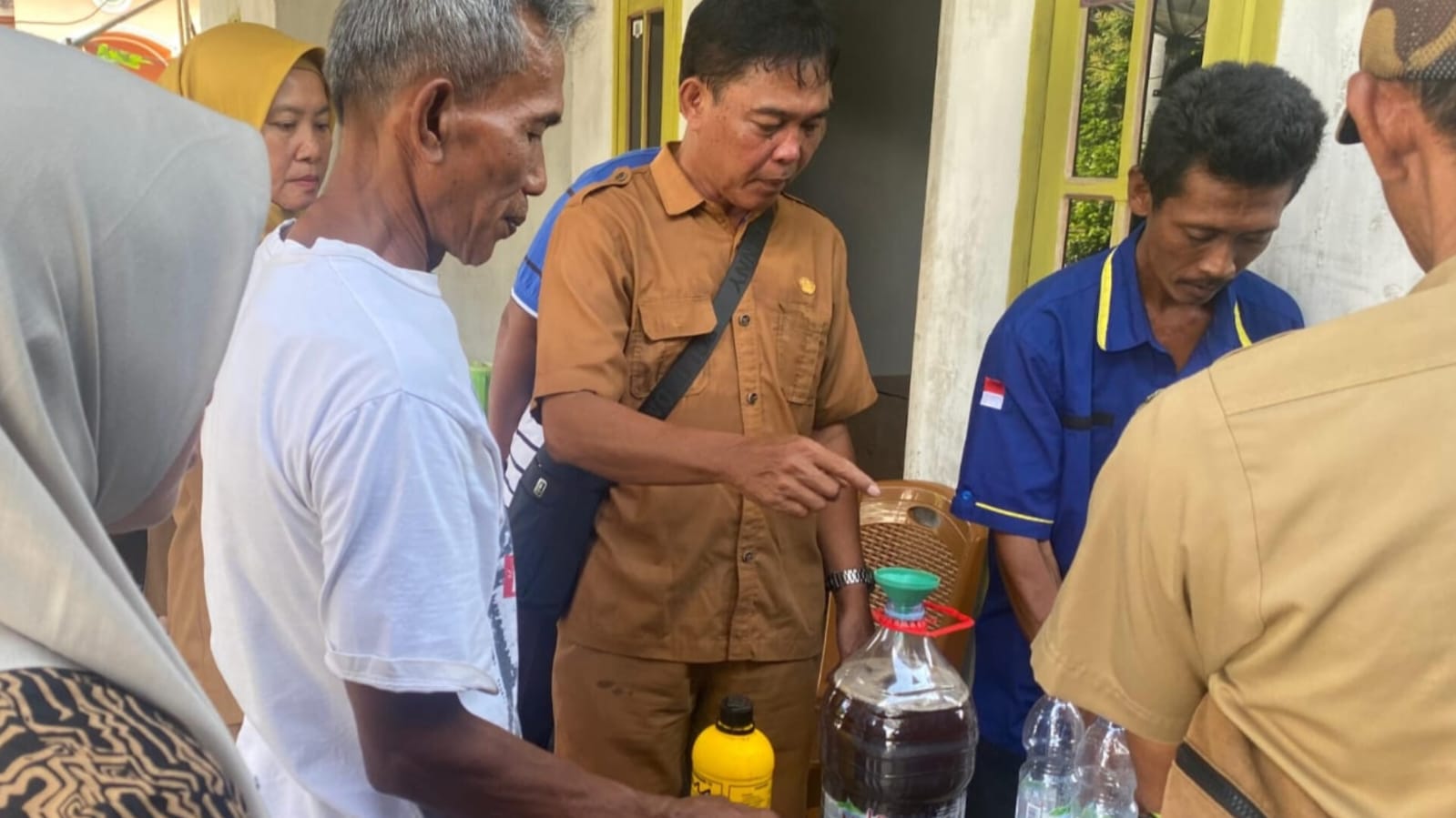 Efisiensi Pertanian melalui Pupuk Organik Cair, Inisiatif BPP Prabumulih Timur untuk Pengelolaan Limbah Ternak