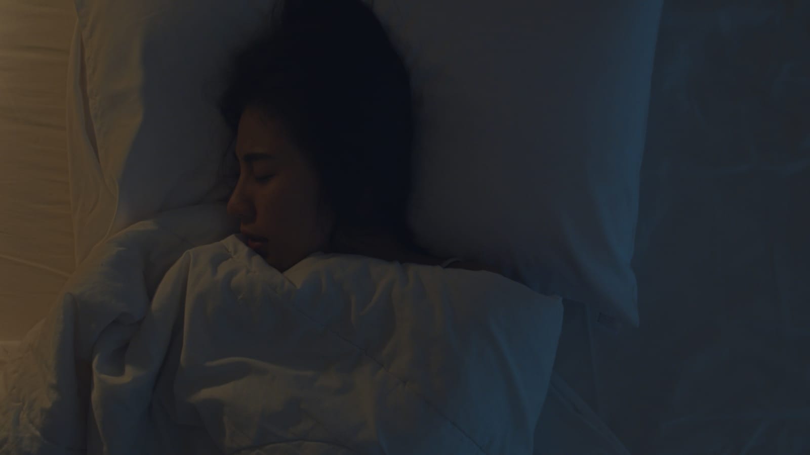 8 Manfaat Mematikan Lampu saat Tidur, Nomor 7 Menyehatkan Mata
