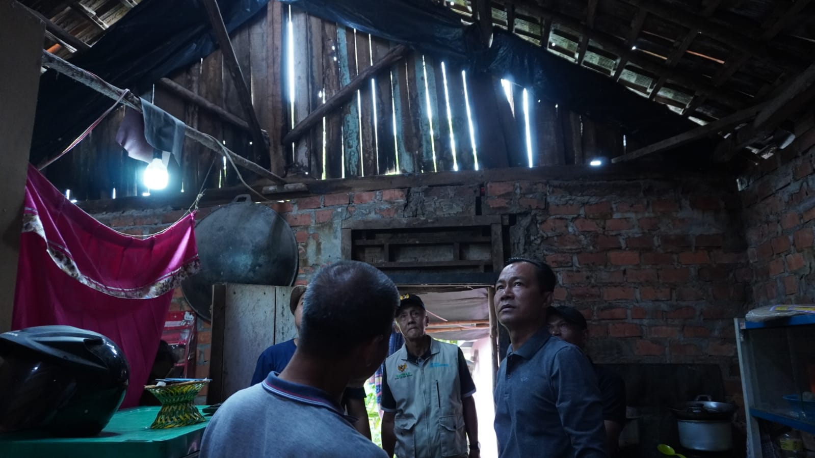 Sekda Langsung Cek Kondisi Rumah Rusak di RKT