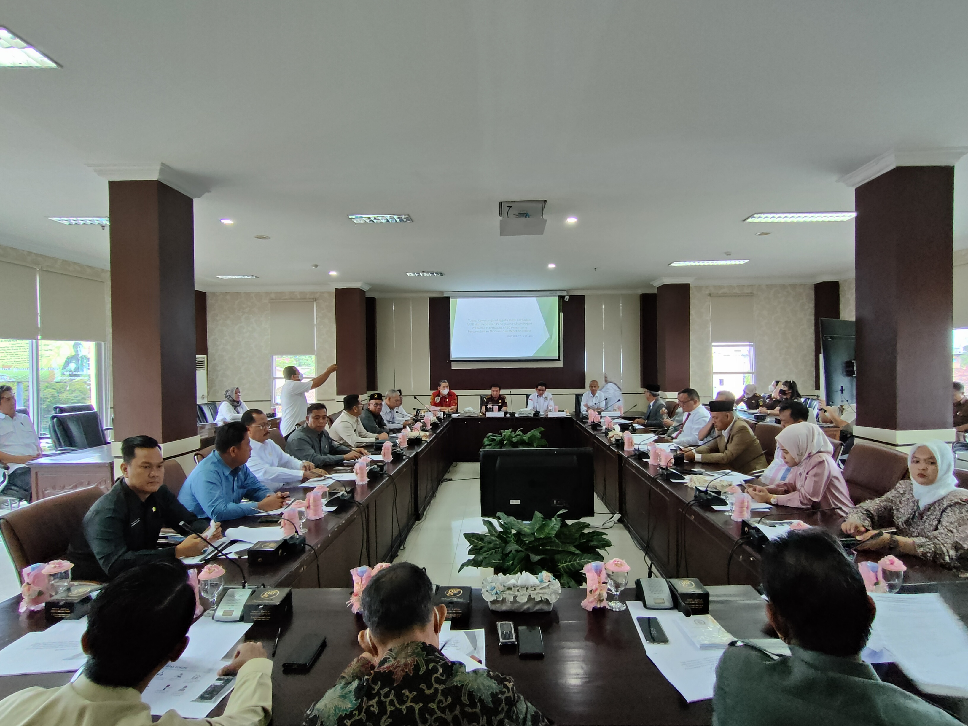 Tingkatkan Kapasitas, DPRD Kota Prabumulih Bimtek Bersama Kejaksaan Negeri
