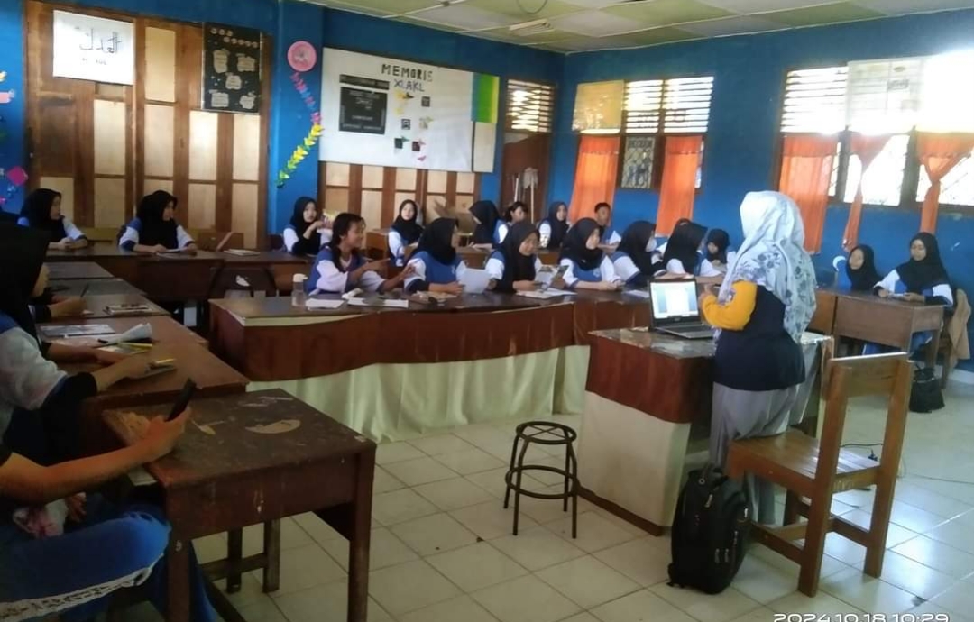 Cerita Rakyat Dua Bahasa, Upaya Meningkatkan Literasi Siswa