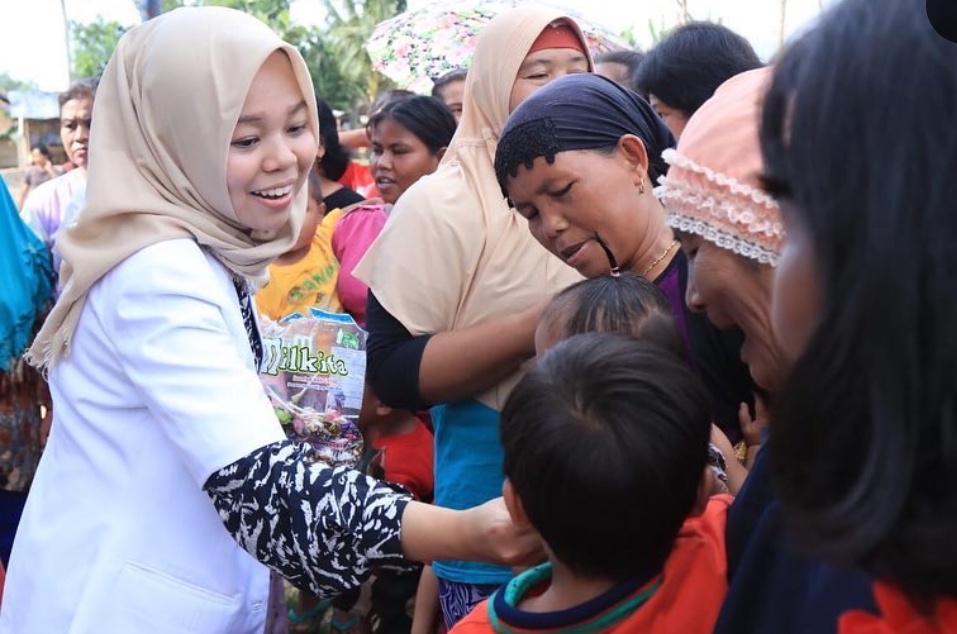Dr Rissa 'Turun Gunung' Menyapa Masyarakat, Dukungan Maju Cawako Prabumulih Mencuat : Lanjutkan Program RY