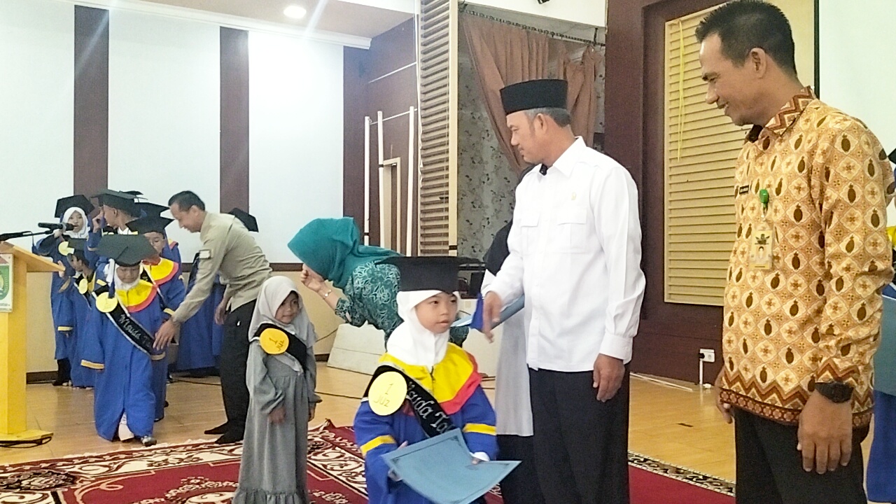 30 Siswa Sekolah Al Qur'an Al Fatih Prabumulih Diwisuda