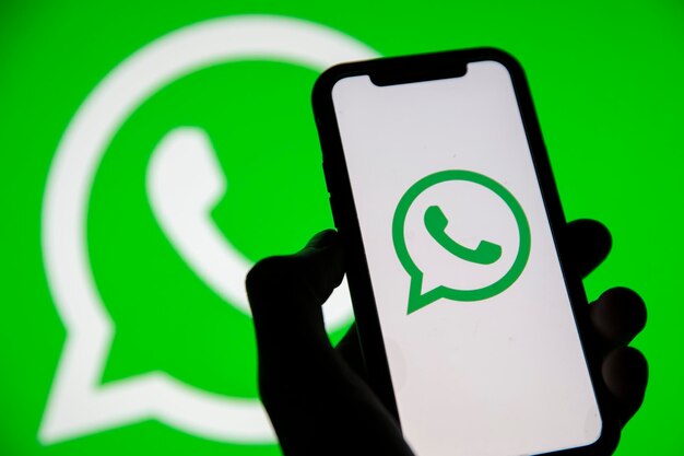 WhatsApp Hadirkan Fitur Baru, Buat Gambar Langsung dengan Meta AI!