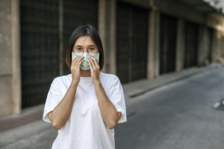 5 Tips Memilih Masker yang Tepat untuk Hadapi Abu Vulkanik dan Polusi Udara
