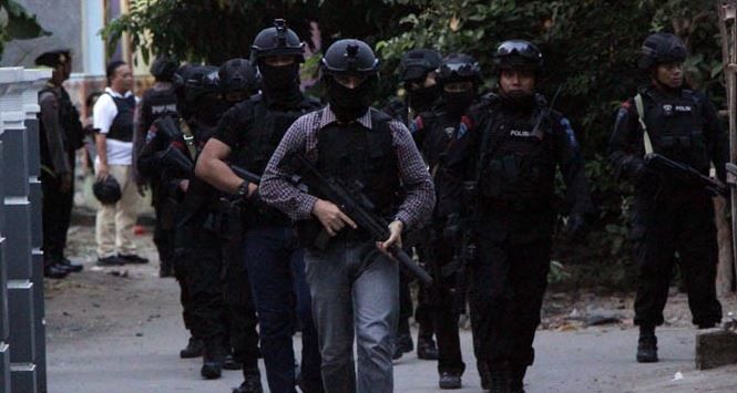 Jelang HUT RI, Densus 88 Kembali Tangkap 6 Teroris di Jatim