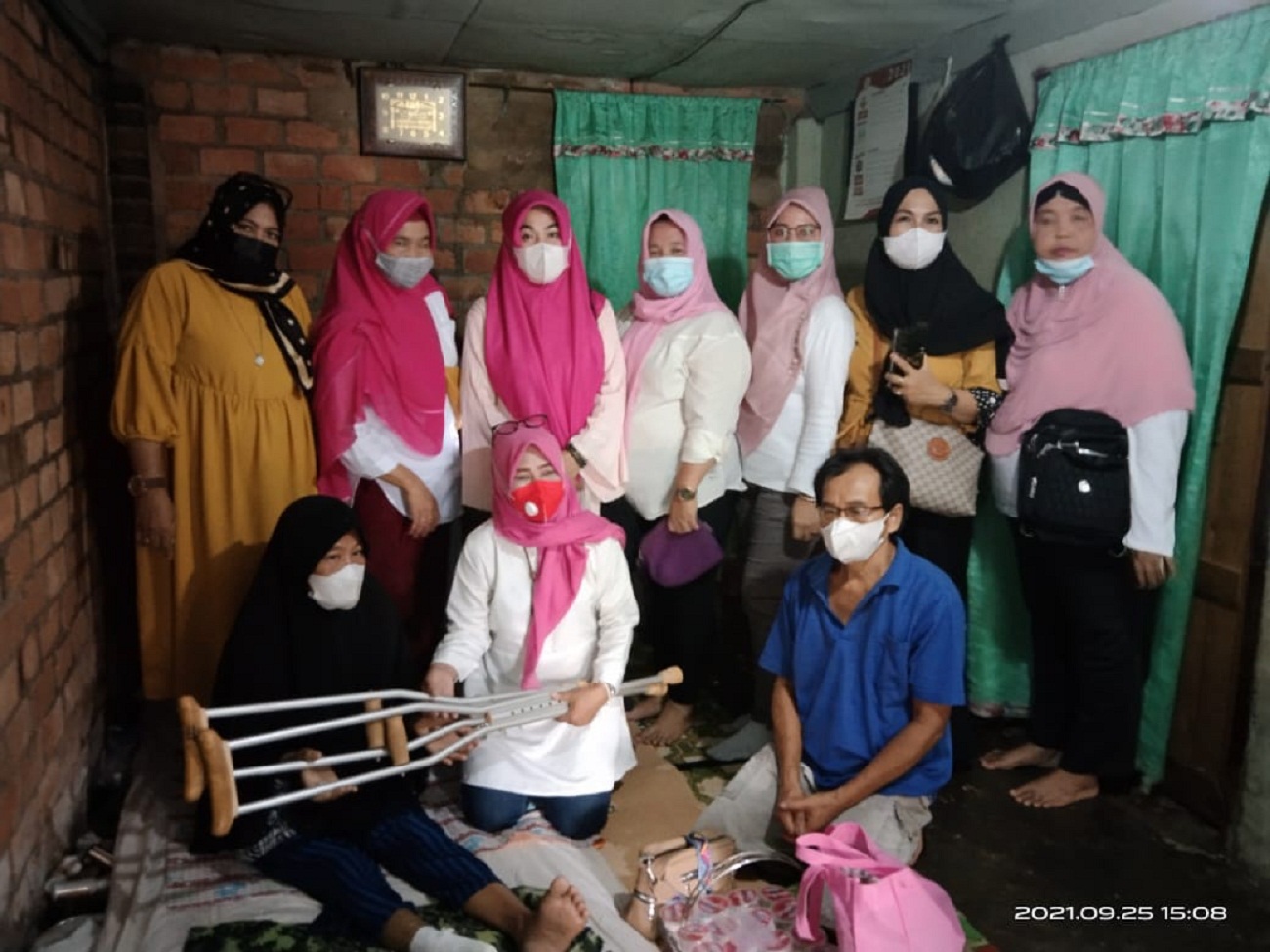 Makan Nasi Kerupuk Demi Bayar BPJS