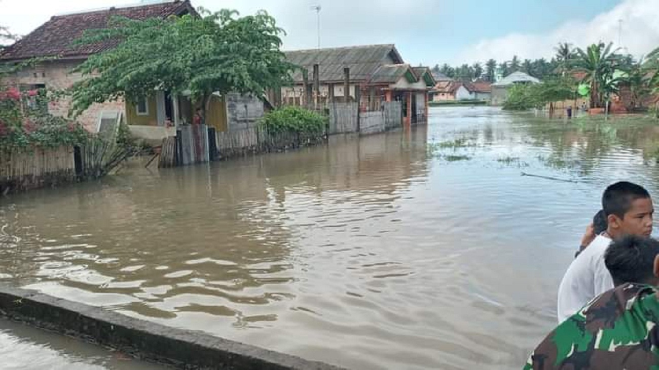 2.486 KK Korban Banjir, Wako Serahkan Paket Sembako