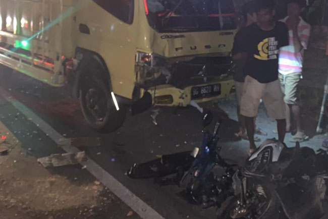 Motor vs Truk Adu Kambing, Tiga Tewas