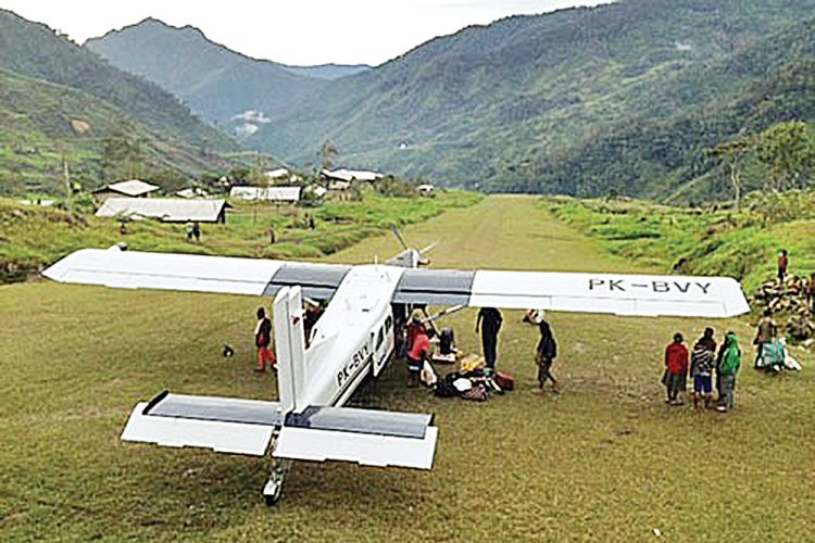 Teroris Separatis Papua Tembaki Pesawat Smart Air