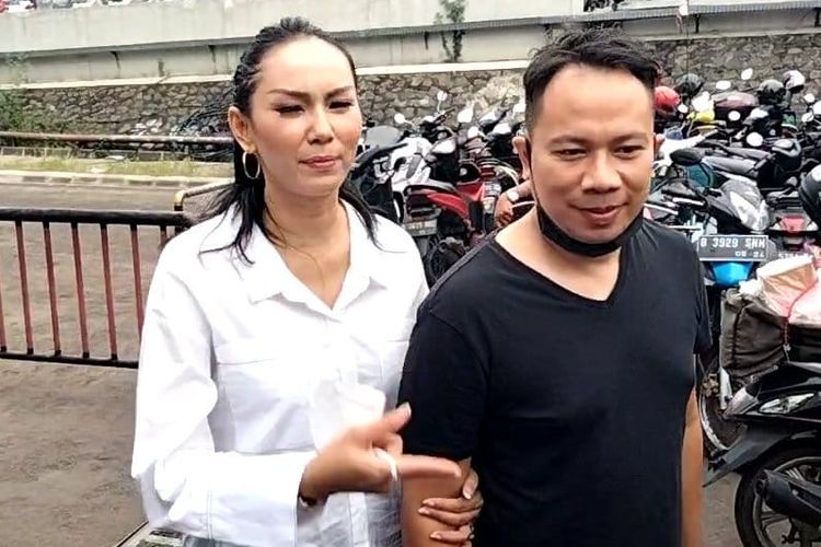 Tinggalkan Rumah Vicky Prasetyo, Kalina Ocktaranny Mengaku Sudah Bercerai