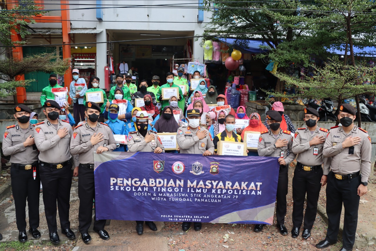 Baksos di PTM, Mahasiswa PTIK Bagi Sembako