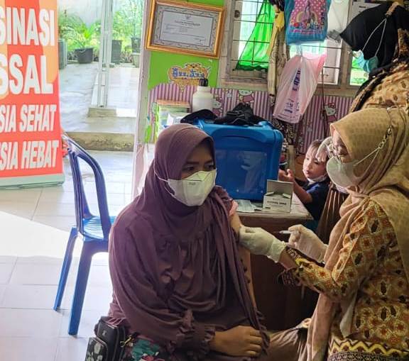 Banyak Warga Datang Ingin Vaksinasi Boster, Tapi Ini Kendalanya...