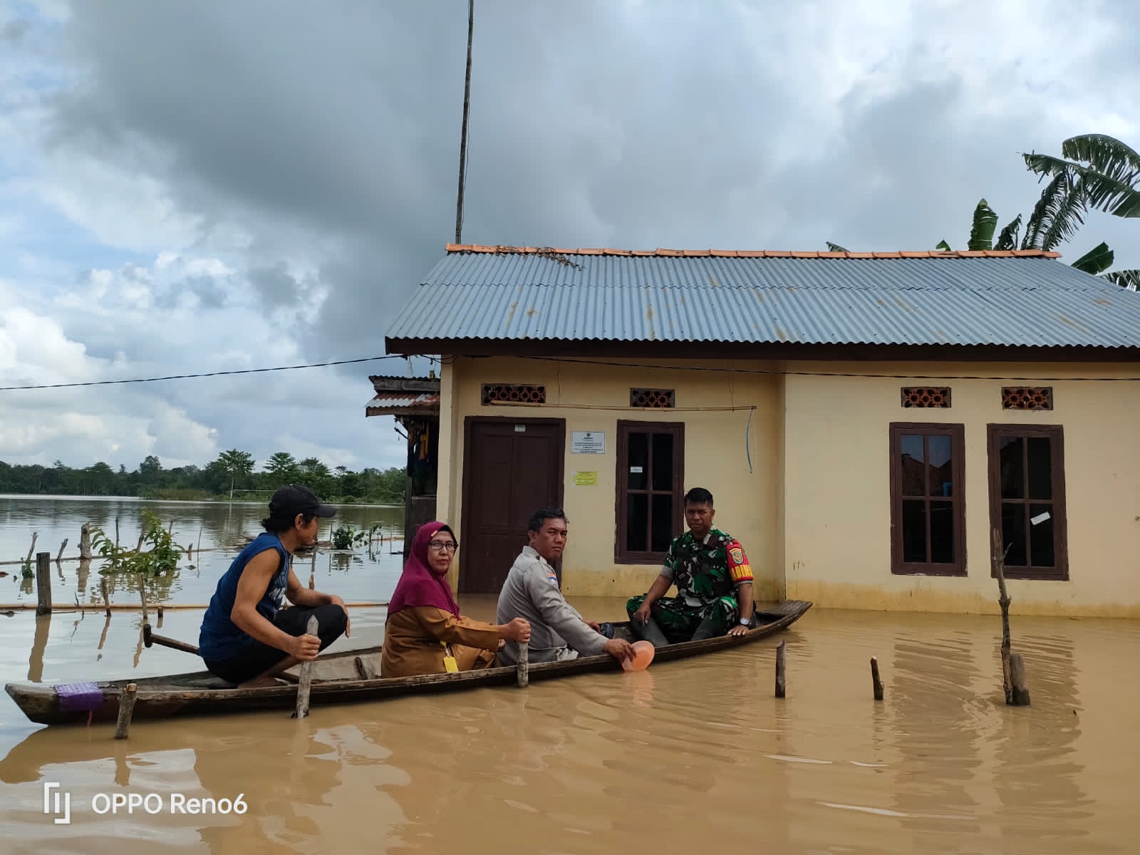 Korban Banjir Payuputat Diserang Penyakit Gatal 