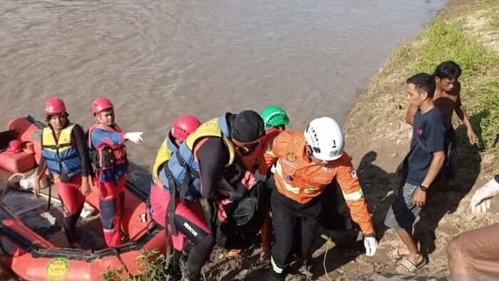 Pelajar SMP yang Tenggelam di Sungai Lematang Ditemukan 2 Kilometer dari Lokasi