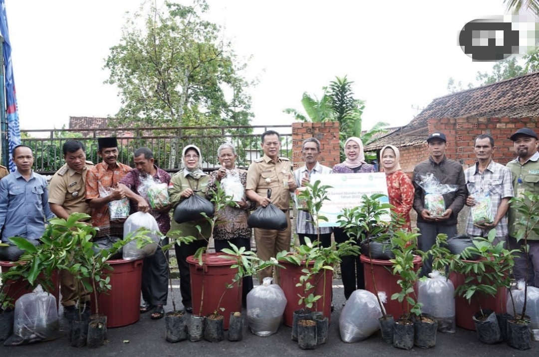 Dukung Mandiri Pangan  BSB Salurkan Bantuan untuk Warga Prabumulih 