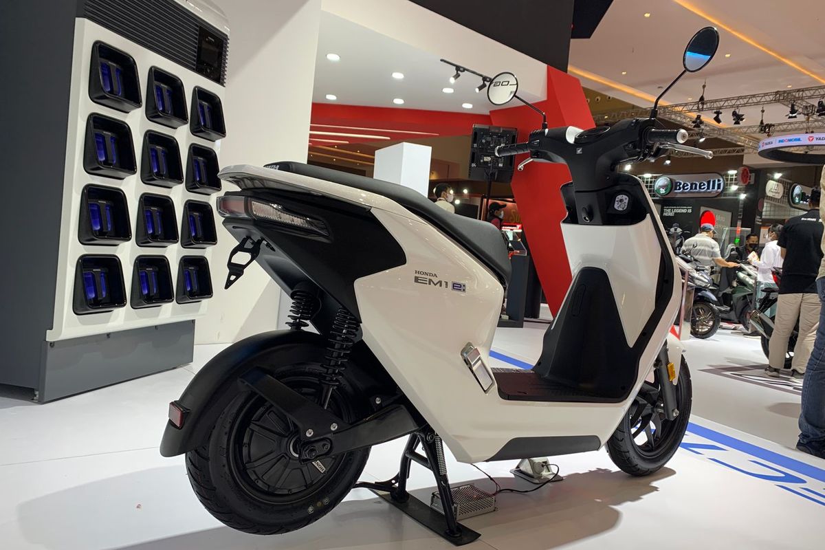 Honda EM1 e vs Yamaha E01, Mana yang Lebih Cocok untuk Kebutuhan Harian?