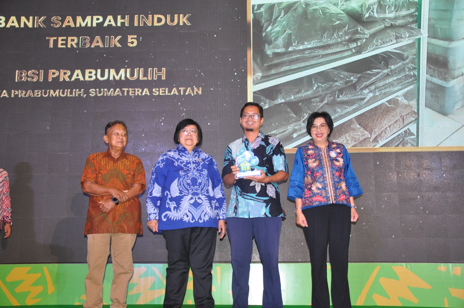 Bank Sampah Prabumulih Terima Penghargaan dari KLHK, Bank Sampah Induk Terbaik 5 se Indonesia 