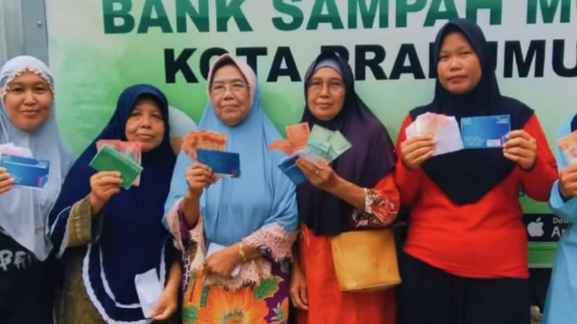 Sampah Menjadi Sumber Rezeki, Nasabah Bank Sampah Prabumulih Cairkan Tabungan Jelang Lebaran