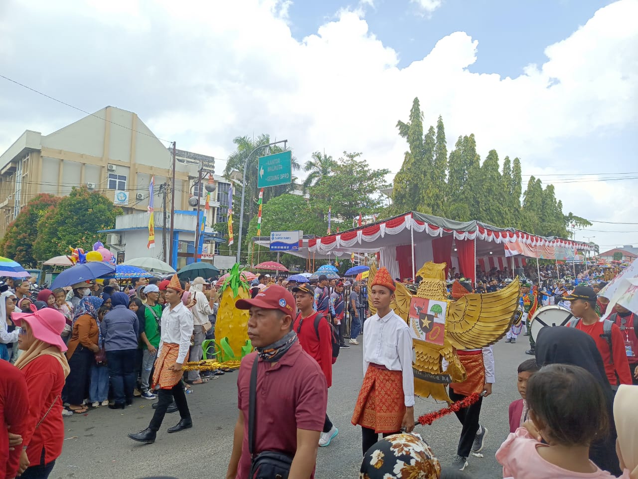 Bawa Nanas Hingga Garuda, Penampilan SMA Negeri 6 Prabumulih Bikin Takjub