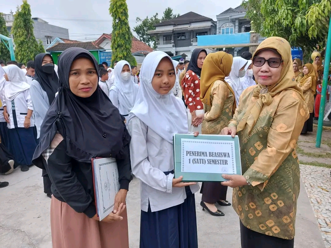 Ini Penghargaan Untuk Siswa Berprestasi di SMP Muhammadiyah