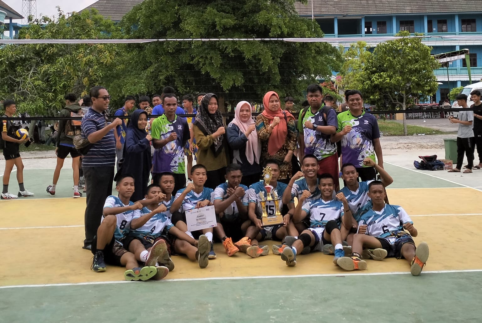 Juara Turnamen Unpravaganza Cup, Siswa SMKN 2 Prabumulih Beri Kado Manis Hari Guru 