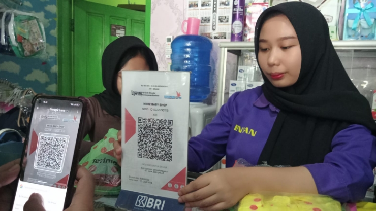 Belanja Praktis Pakai QRIS, NKHZ Baby Shop Tumbuh Bersama QR Code BRI