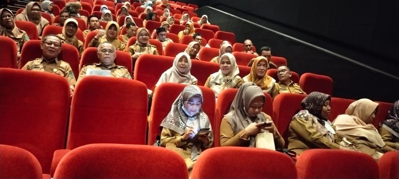 Ratusan Kepala Sekolah di Prabumulih Nobar Bioskop, Ini Film yang Ditonton