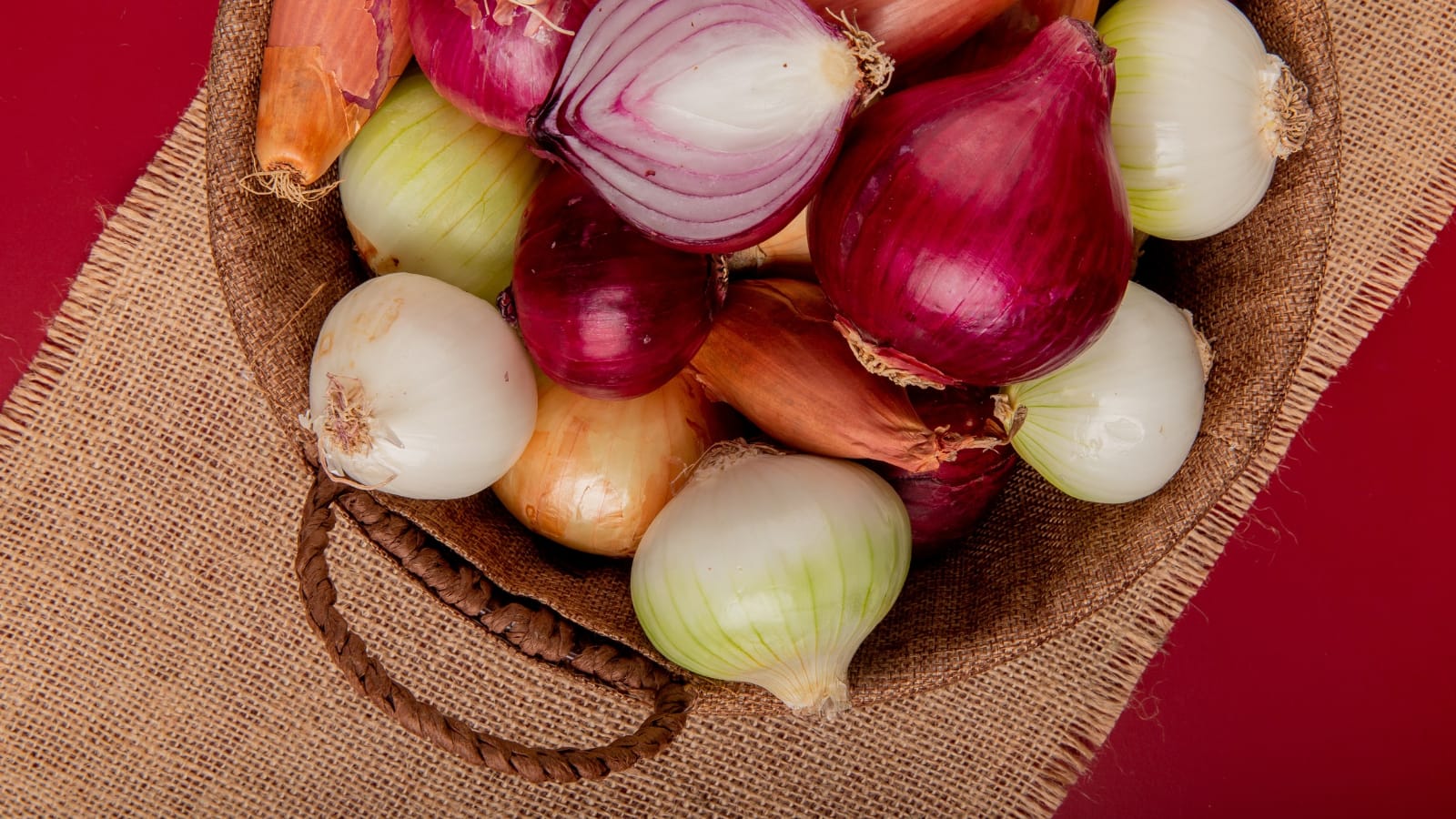 Sering dijadikan Bumbu Masakan, Ini 5 Manfaat Alami Bawang Putih dan Merah