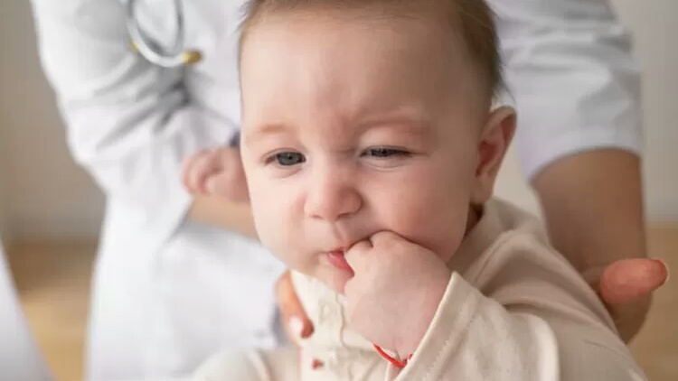 Bayi Rewel Tumbuh Gigi? Ini 8 Tips Bantu Pertumbuhan Gigi Si Kecil Dengan Nyaman