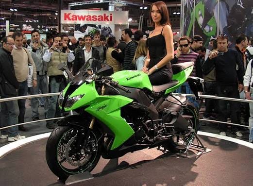 Kelebihan dan Kekurangan Kawasaki Ninja ZX-10R 2026, Superbike dengan Teknologi Sirkuit