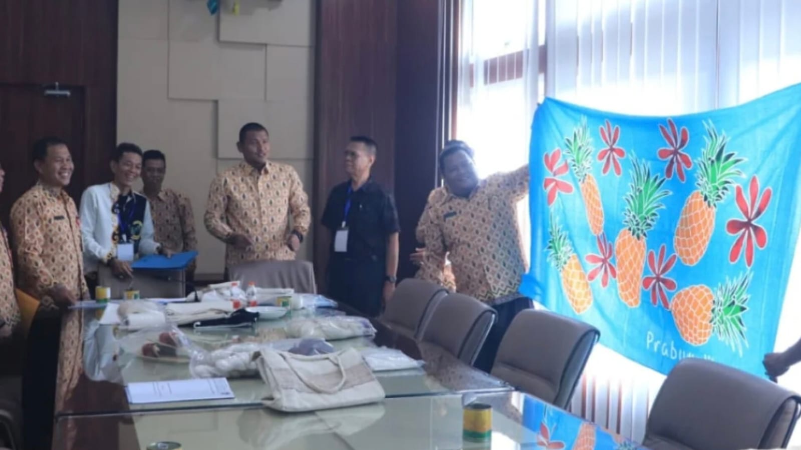 Batik Nanas Prabumulih Segera Berganti Wajah, Warna Baru Lebih Segar dan Modern