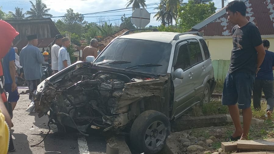 Kereta Api Rajabasa VS Minibus, Begini Kronologi Lengkapnya