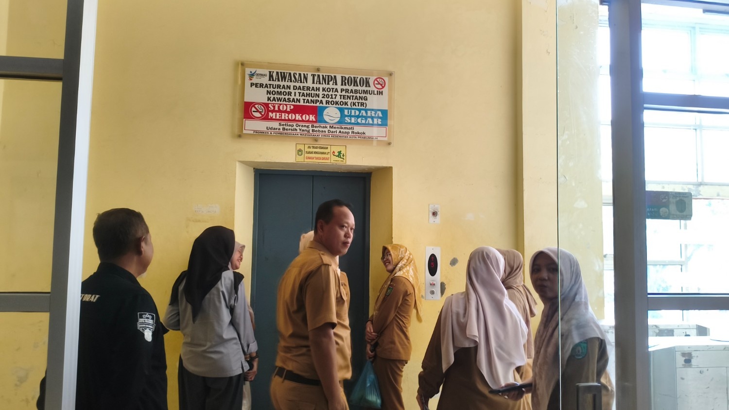 Dua Lift Pemkot Prabumulih Rusak, ASN Rela Antre Panjang Setiap Hari