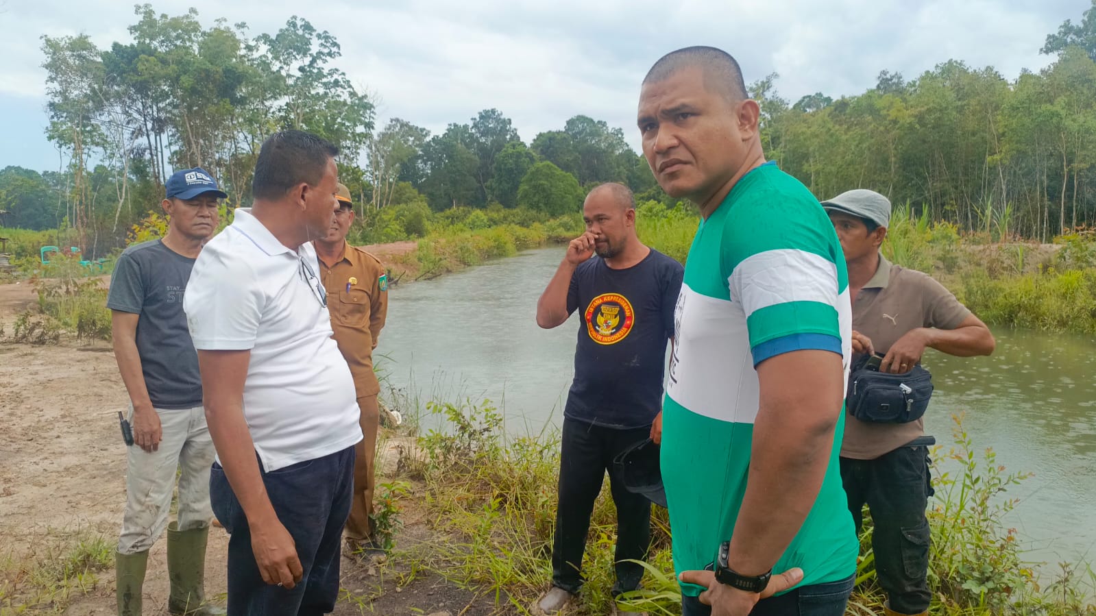 Antisipasi Banjir, Pemkot Prabumulih Tinjau Sungai Kelekar Langsung di Lapangan
