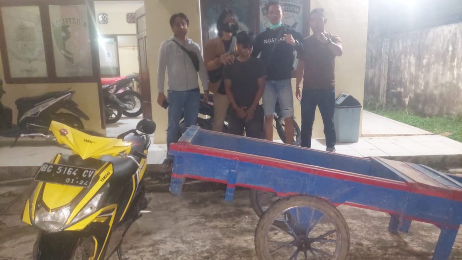 Team Opsnal Beruang Madu Polsek Prabumulih Barat Tangkap Pencuri Bawang, Gerobak Berikut Sepeda Motor Diamanka