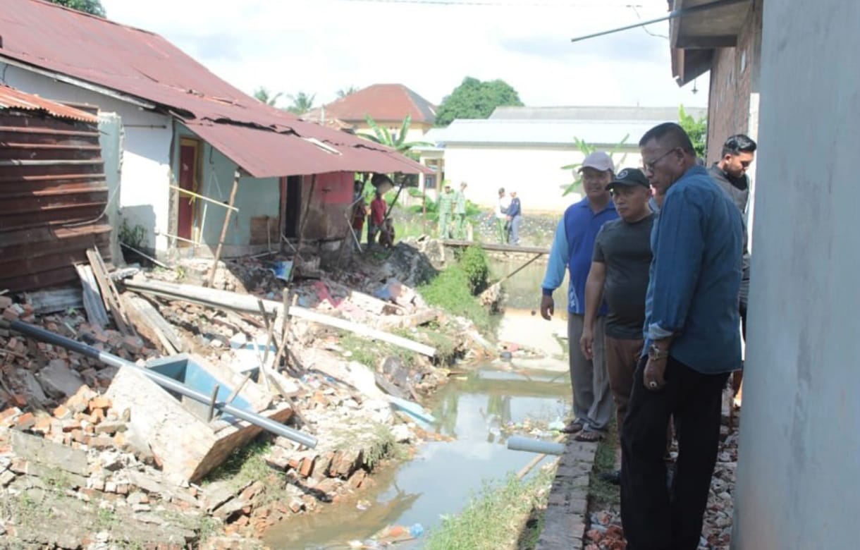 Walikota Prabumulih Turun Tangan Atasi Kerusakan Talud dan Rumah Amblas di Majasari