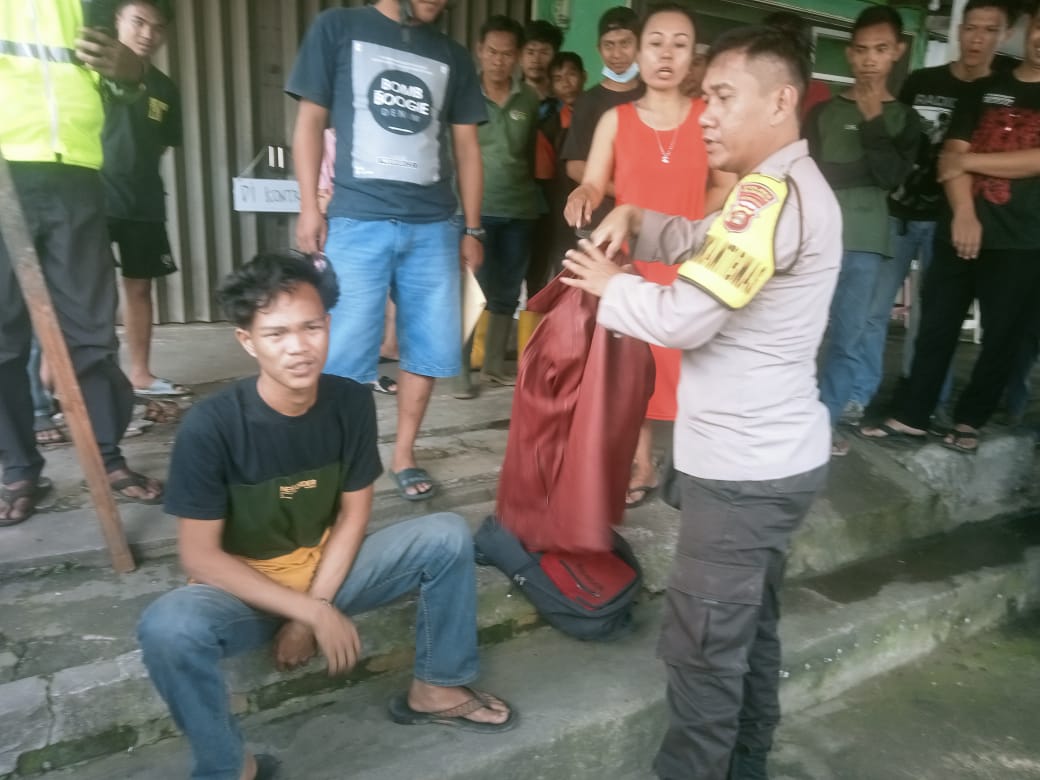 Kepergok Berada di Atas Atap Hendak Mencuri, Raju Andika Diamankan Bhabinkamtibmas Muara Dua 