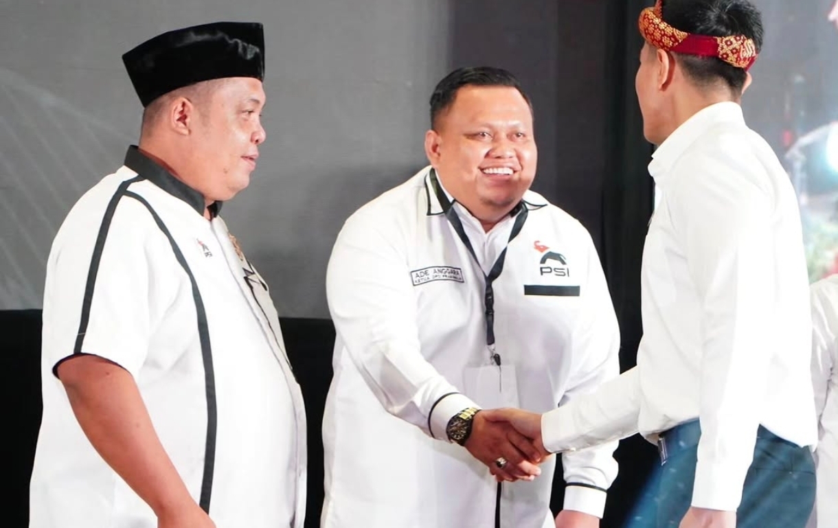 Dilantik Langsung oleh Kaesang Pangarep, Ade Anggara Pimpin PSI Prabumulih