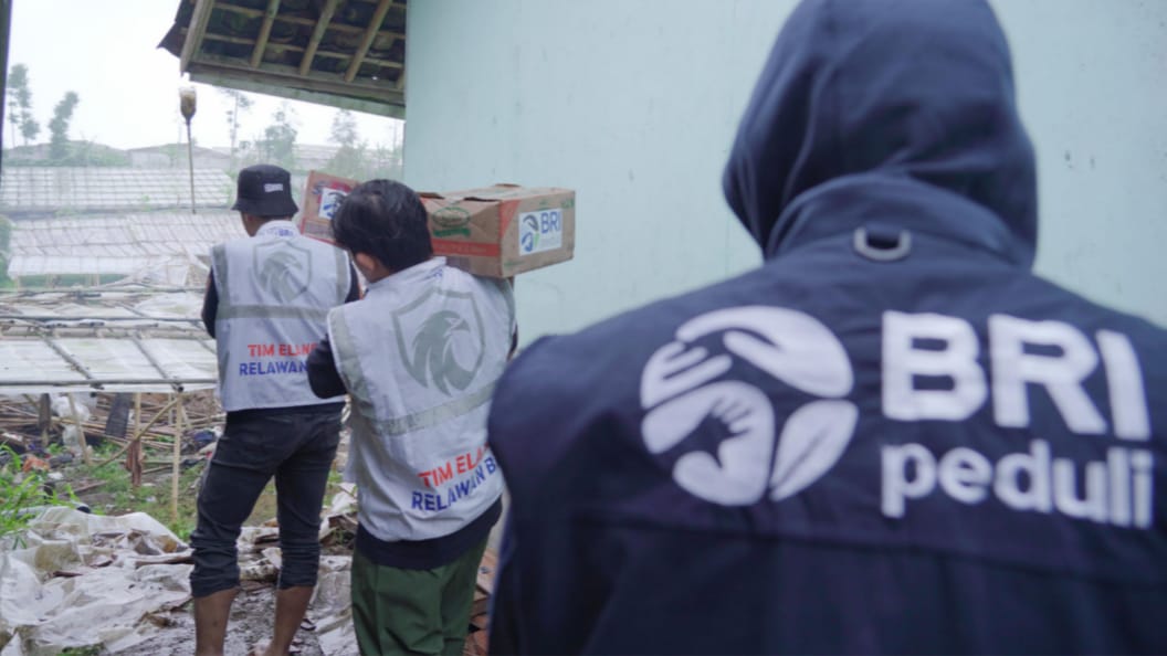 Respon Cepat BRI Peduli Bantu Warga Terdampak Longsor di Kabupaten Bandung