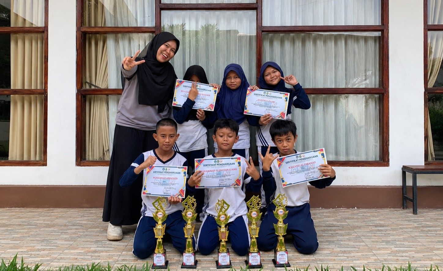 Borong 7 Piala O2SN 2026, SDIT Al-Malik Prabumulih Ukir Prestasi Gemilang