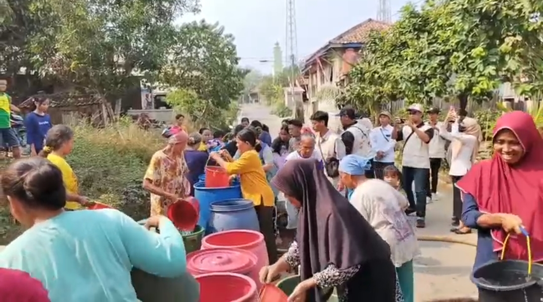 Hadapi Kekeringan, Pemkot Prabumulih Salurkan Air Bersih ke 10 Titik