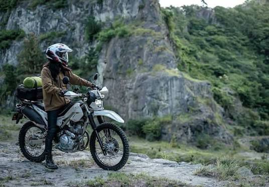 Kawasaki KLX230 Sherpa S ABS vs Honda CRF300L dan Yamaha TW200, Lebih Pilih Motor Adventure Mana