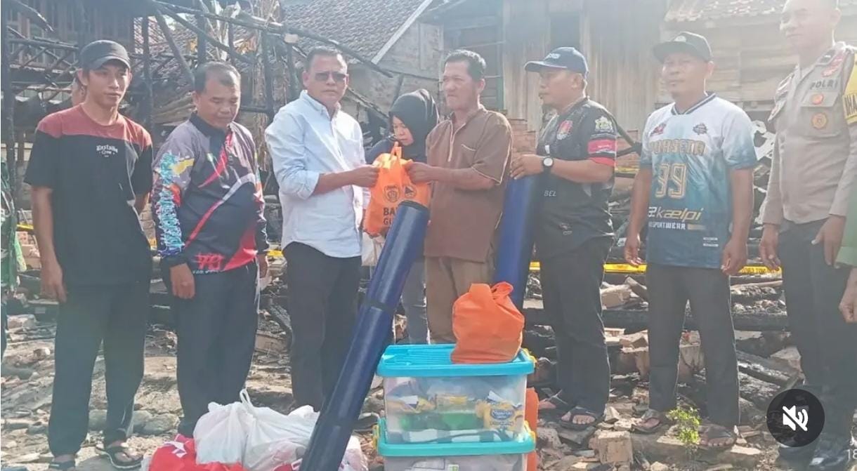 Rumah Ludes Dilalap Api, Wali Kota Prabumulih Langsung Salurkan Bantuan