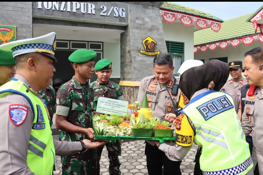 Memperkuat Sinergi, Kapolres Prabumulih Kunjungi Markas TNI dalam HUT ke-79