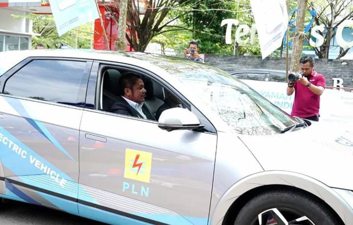 Deru Beri Isyarat ke Pejabat Pemprov untuk Pakai Mobil Listrik