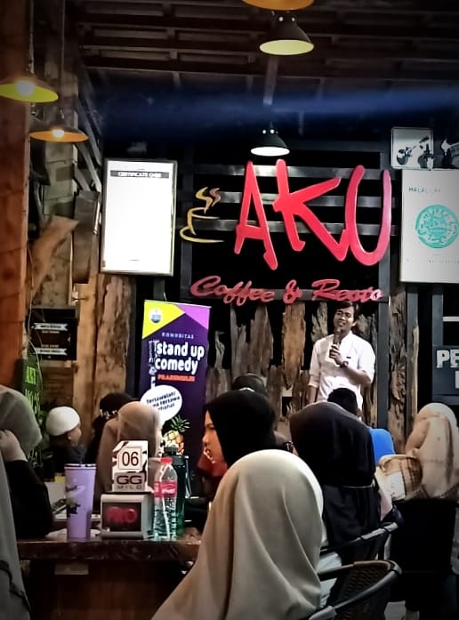 Ini 3  Tips Agar Lebih Percaya Diri Saat Pegang Mic Ala Komika Prabumulih