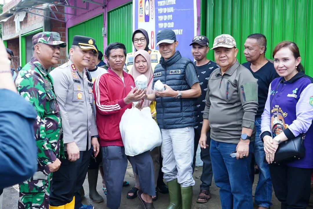 PJ Wako Prabumulih Sigap Salurkan Bantuan ke Korban Terdampak Banjir
