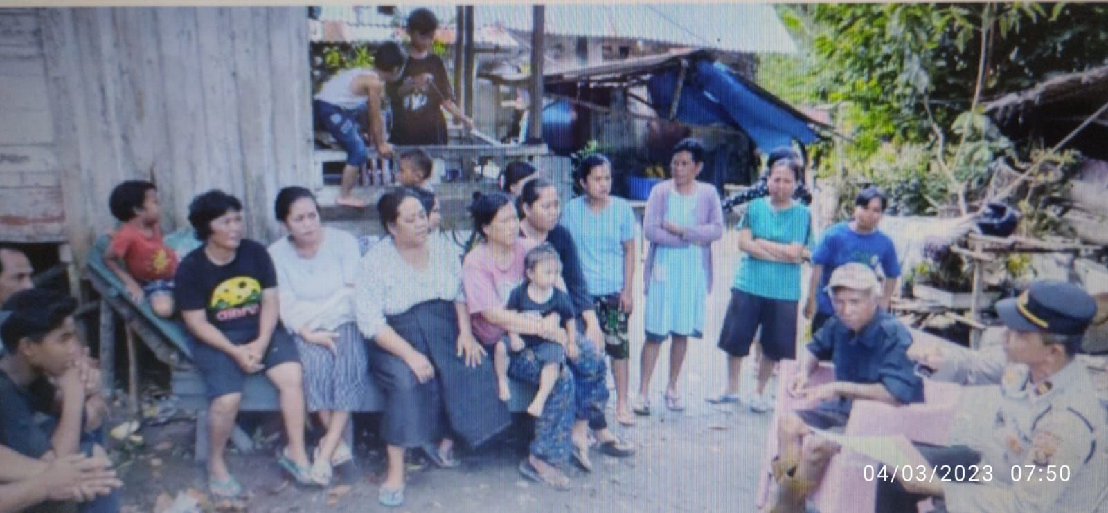 Sat Binmas Polres Prabumulih Sambangi Kampung Pemulung, Ini Pesan yang Disampaikan